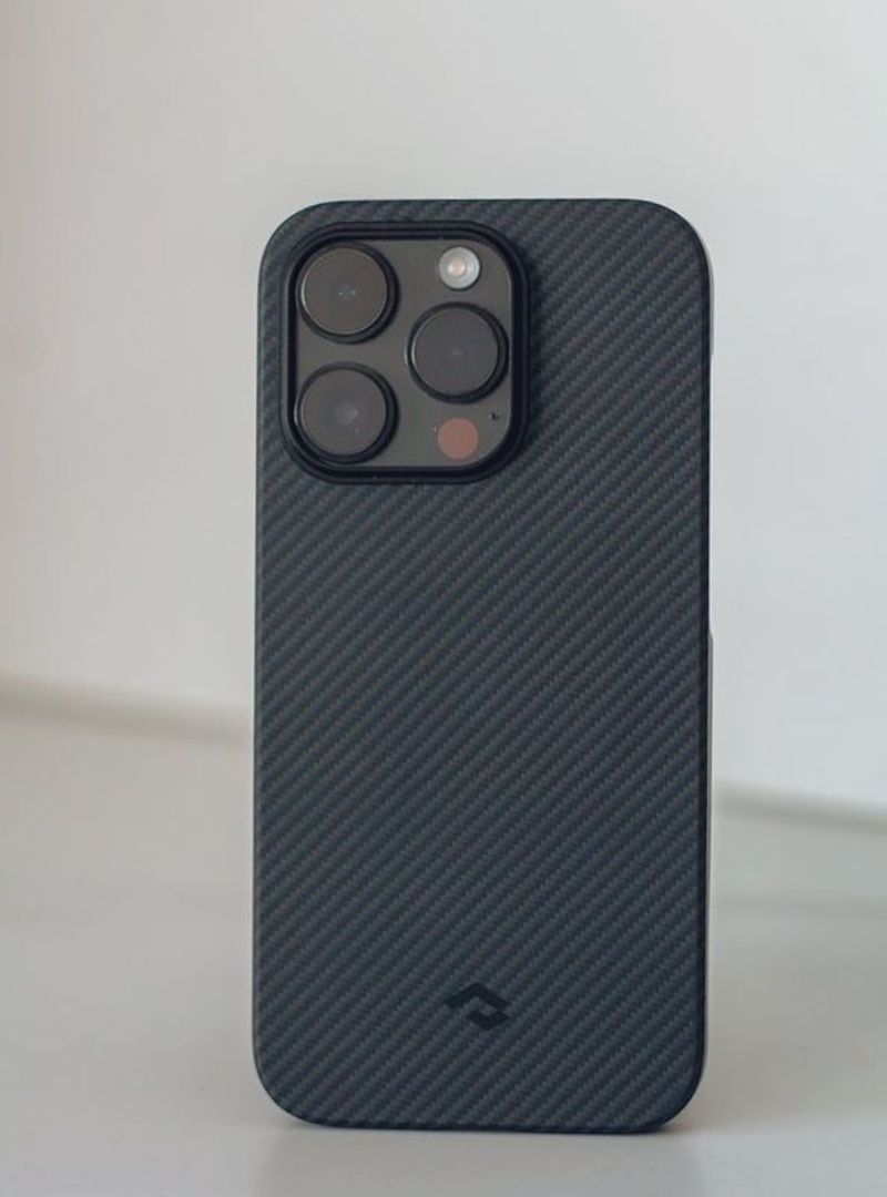 Case Pitaka MagEZ 3 600D para iPhone 14 Pro Max