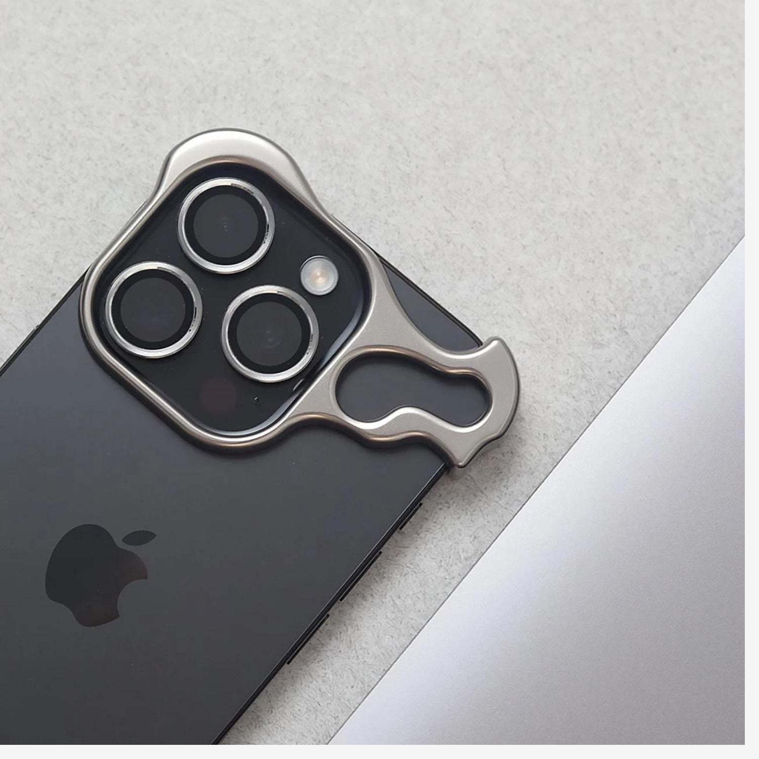 Ultra Air Shock 4.0 iPhone 15 Pro Max + Protector de Cámara